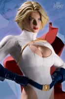 Cover Girls of DC Universe: Power Girl Statue (Alt View)