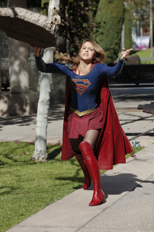Supergirl 1x18 19