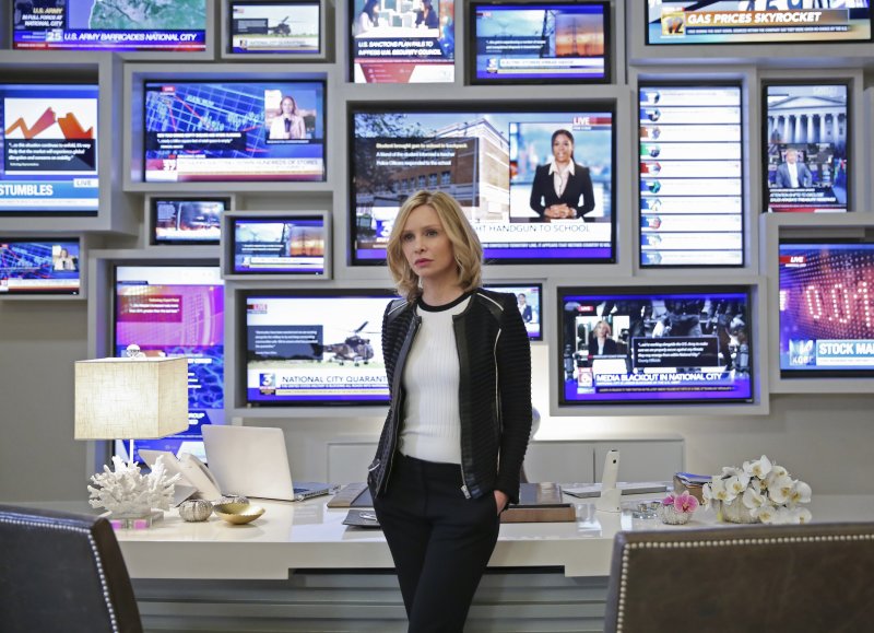 Supergirl 1x19 02Photo: Cliff Lipson/CBS ©2016 CBS Broadcasting, Inc. All Rights Reserved.