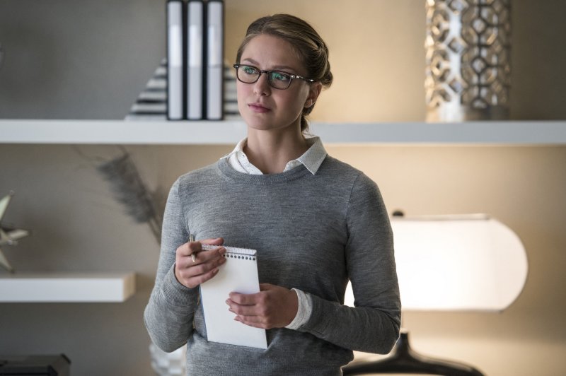 Supergirl 2x03 01 [hi res]
