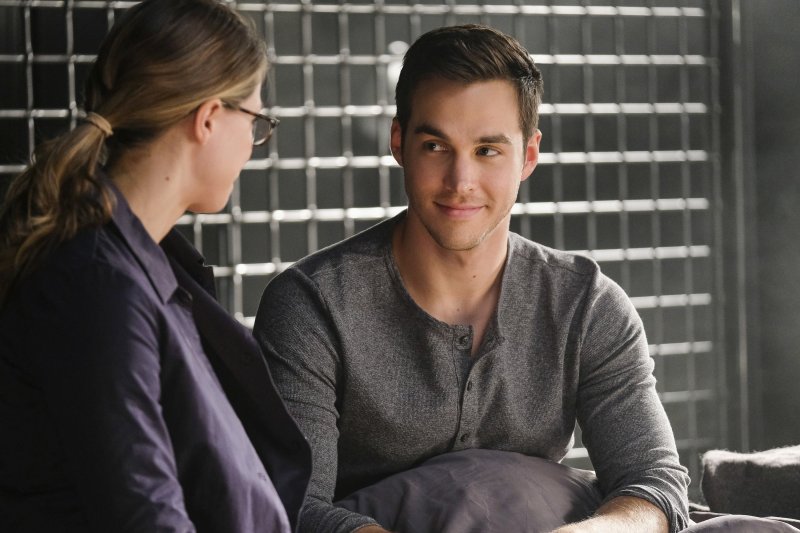 Supergirl-2x05-11-hi-res