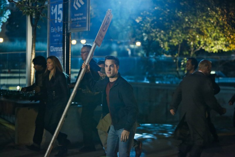 Supergirl 2x06 07 [hi-res]