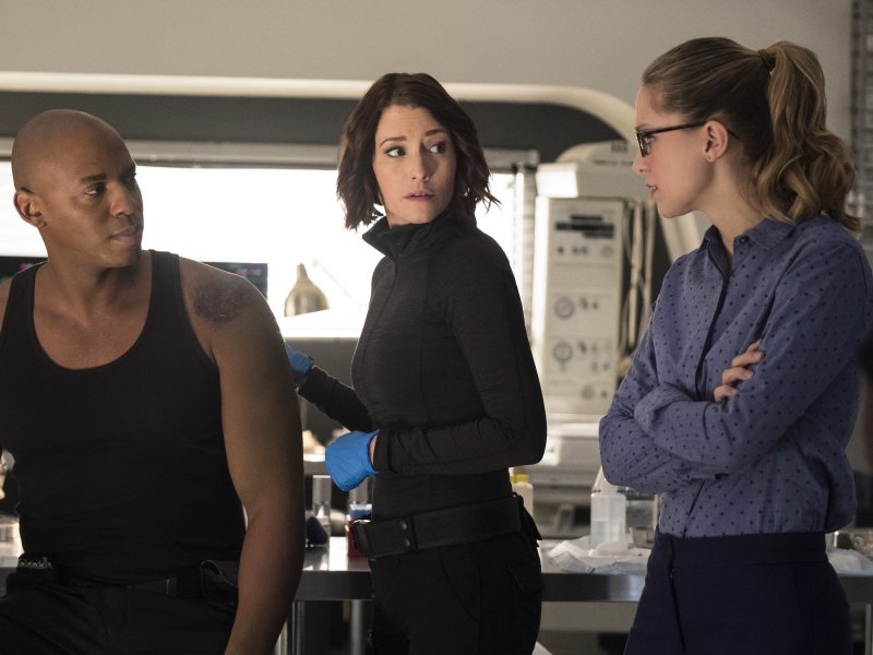 Supergirl 2x12 09