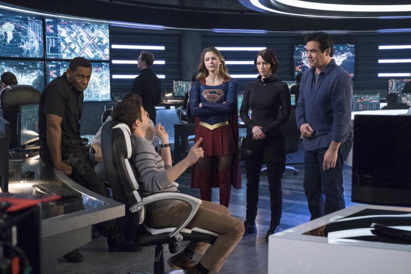 Supergirl 2x14 14