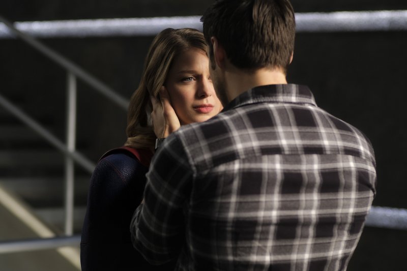 Supergirl 2x16 02