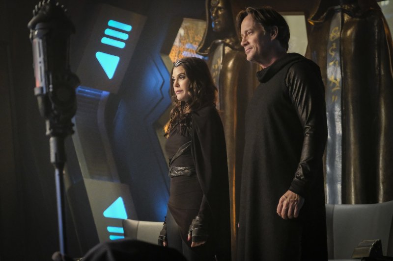 Supergirl 2x16 11