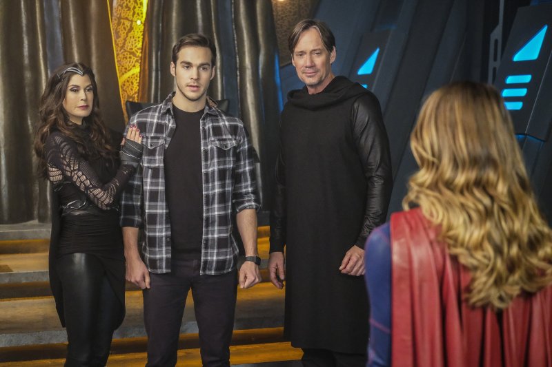 Supergirl 2x16 16