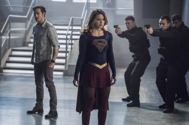 Supergirl 2x16 25