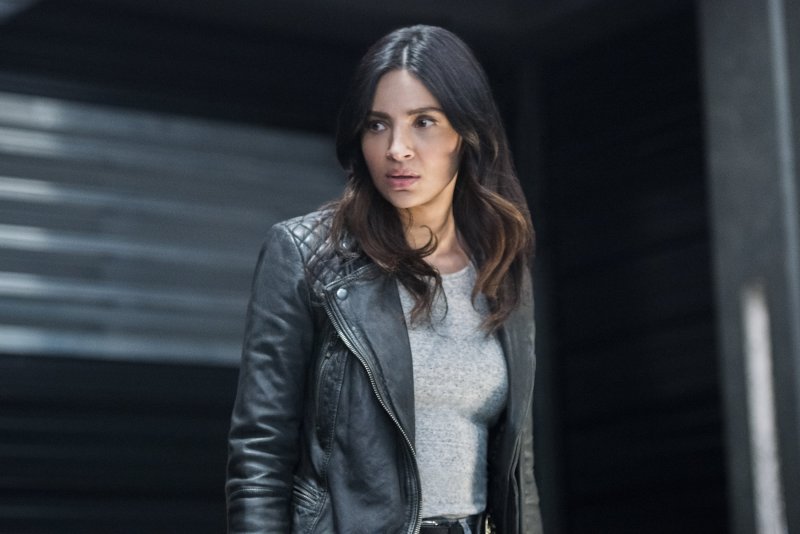 Supergirl 2x19 08